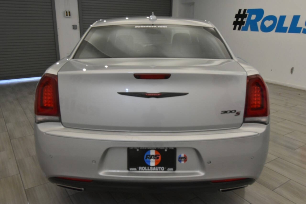 2022 Chrysler 300 S V6 4dr Sedan, Silver, Mileage: 63,046 - photo 3