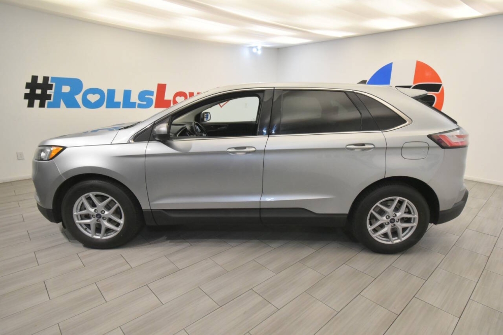 2021 Ford Edge, Silver, Mileage: 90,311 - photo 1