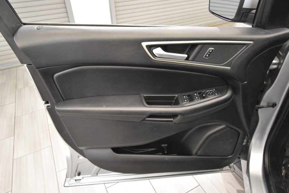 2021 Ford Edge, Silver, Mileage: 90,311 - photo 11