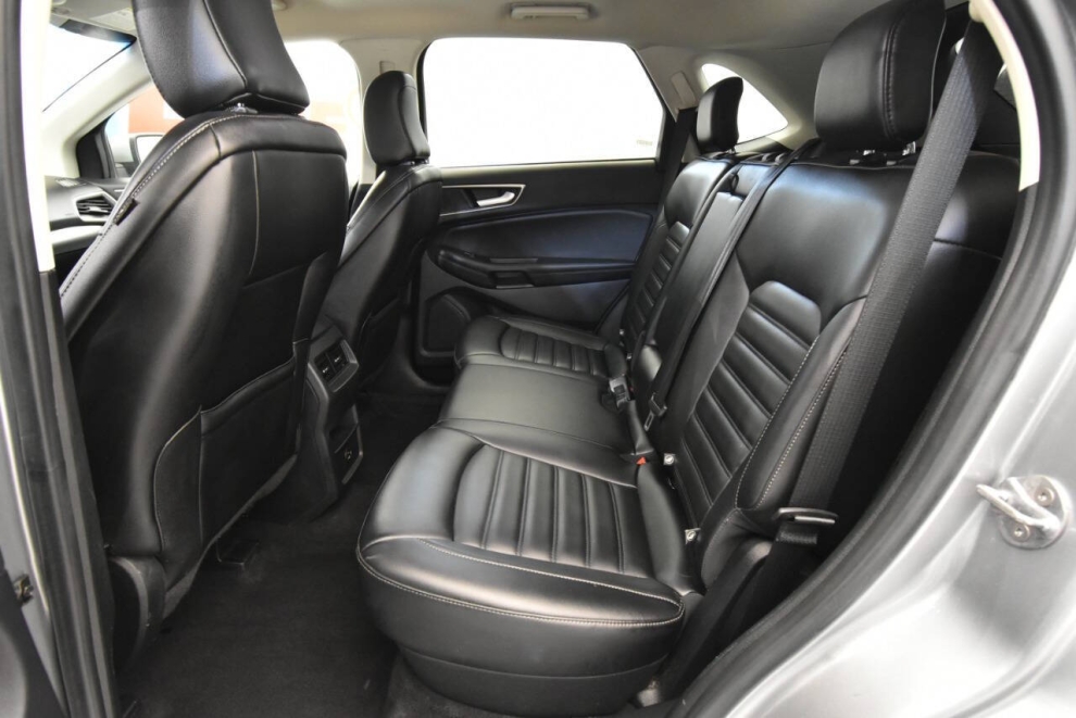 2021 Ford Edge, Silver, Mileage: 90,311 - photo 12