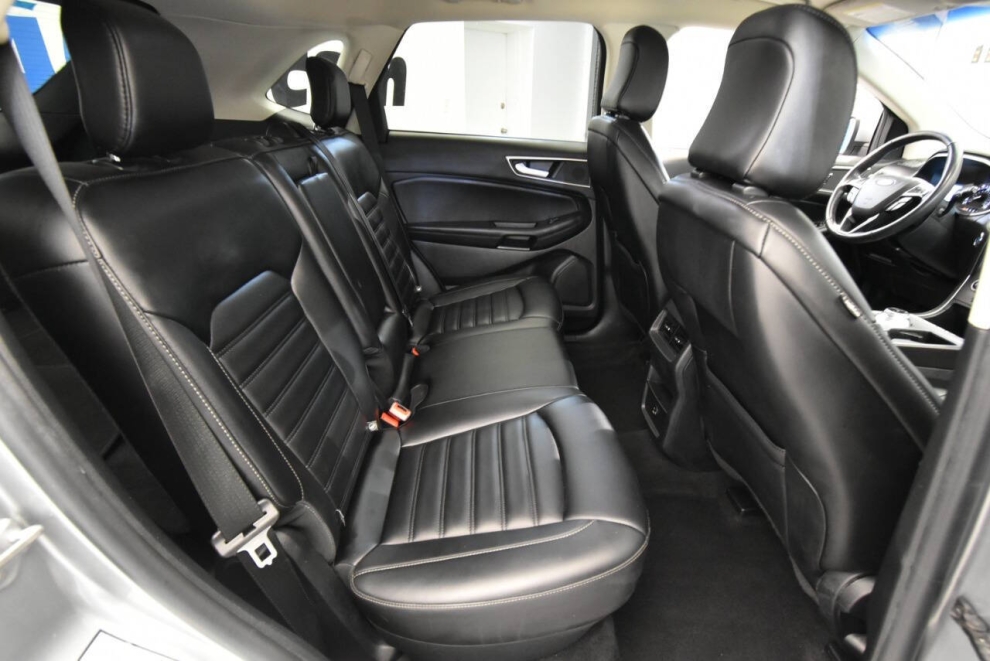 2021 Ford Edge, Silver, Mileage: 90,311 - photo 16