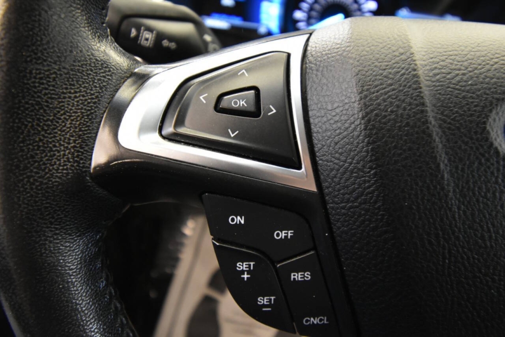 2021 Ford Edge, Silver, Mileage: 90,311 - photo 24