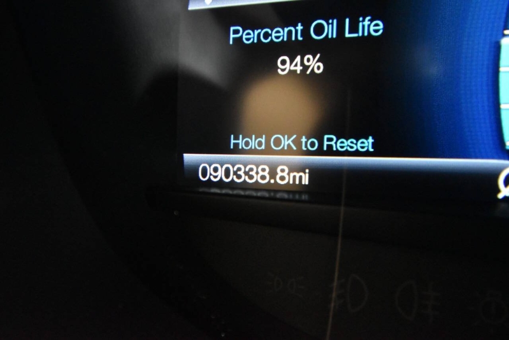 2021 Ford Edge, Silver, Mileage: 90,311 - photo 26