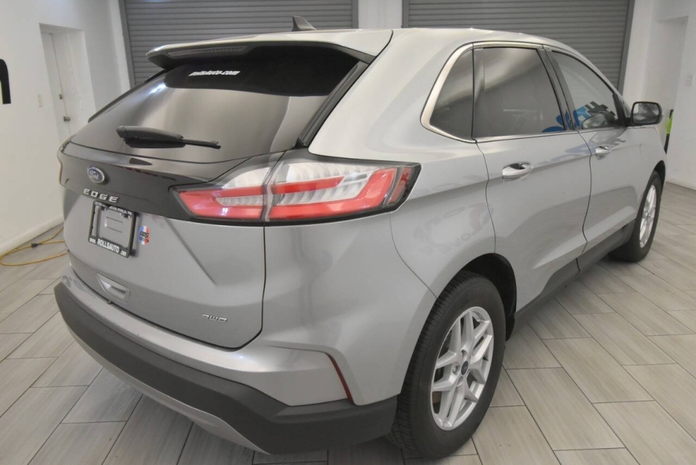 2021 Ford Edge, Silver, Mileage: 90,311 - photo 4