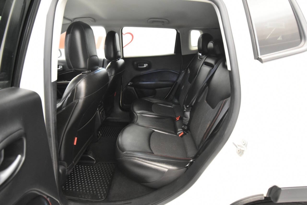 2021 Jeep Compass Trailhawk 4x4 4dr SUV, White, Mileage: 79,117 - photo 11