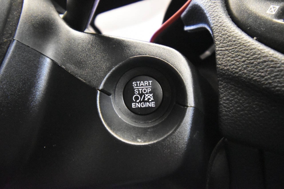 2021 Jeep Compass Trailhawk 4x4 4dr SUV, White, Mileage: 79,117 - photo 17