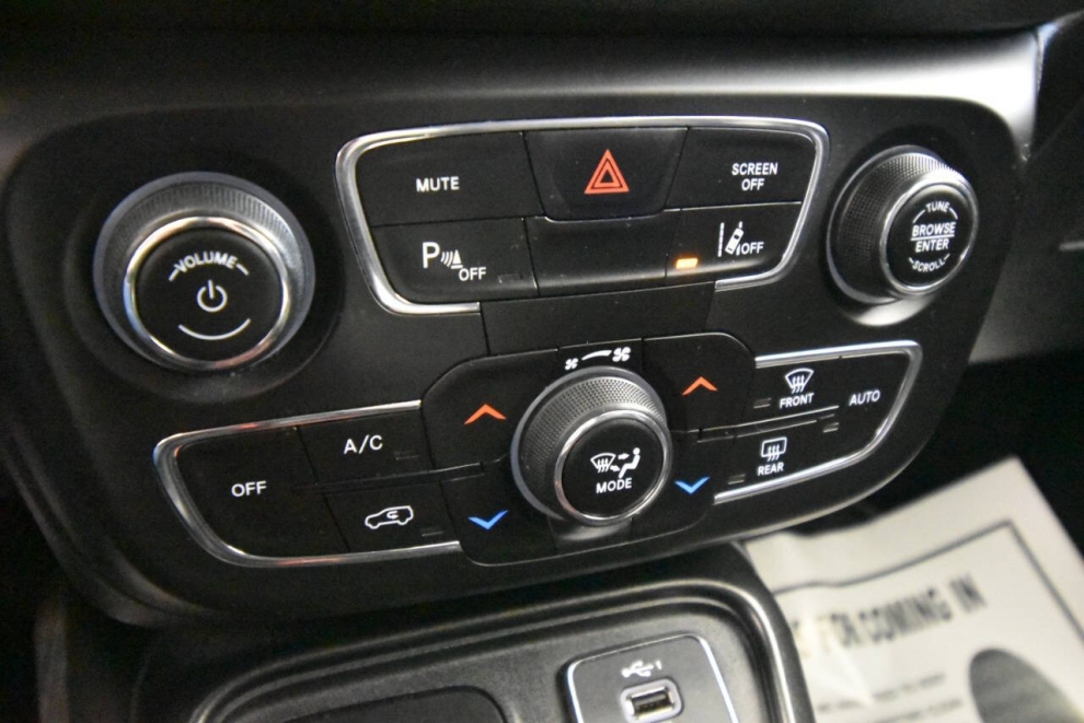 2021 Jeep Compass Trailhawk 4x4 4dr SUV, White, Mileage: 79,117 - photo 19