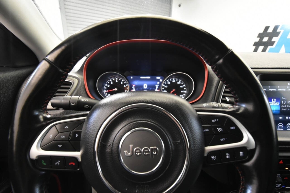 2021 Jeep Compass Trailhawk 4x4 4dr SUV, White, Mileage: 79,117 - photo 22