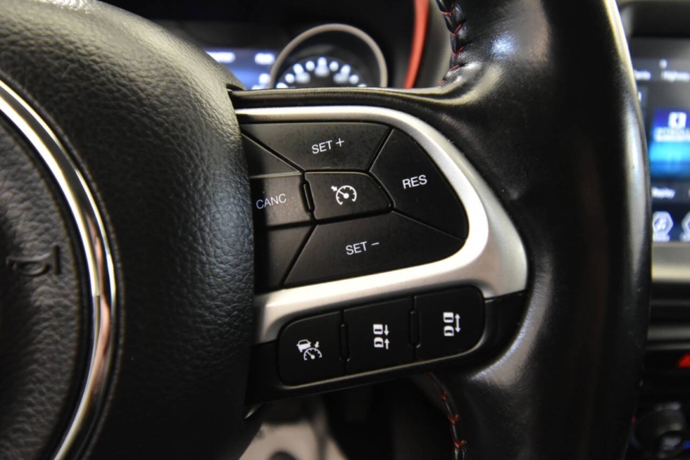 2021 Jeep Compass Trailhawk 4x4 4dr SUV, White, Mileage: 79,117 - photo 24