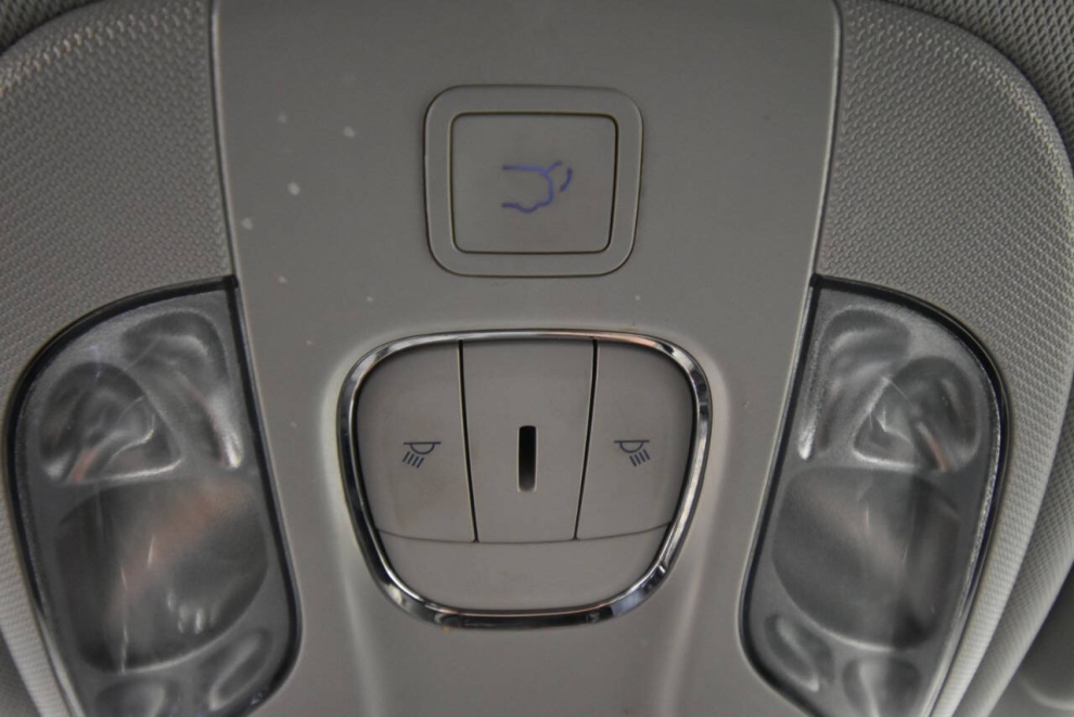 2021 Jeep Compass Trailhawk 4x4 4dr SUV, White, Mileage: 79,117 - photo 28