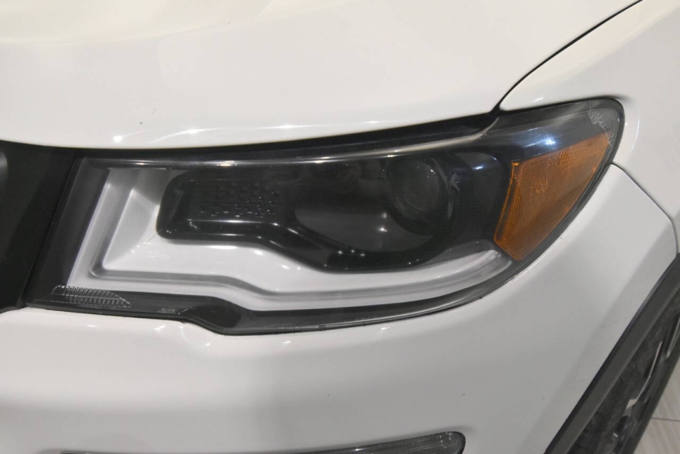 2021 Jeep Compass Trailhawk 4x4 4dr SUV, White, Mileage: 79,117 - photo 7