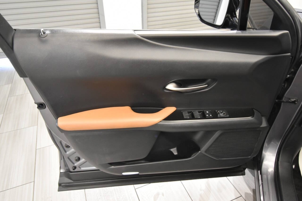 2019 Lexus UX 200, Gray, Mileage: 85,339 - photo 11