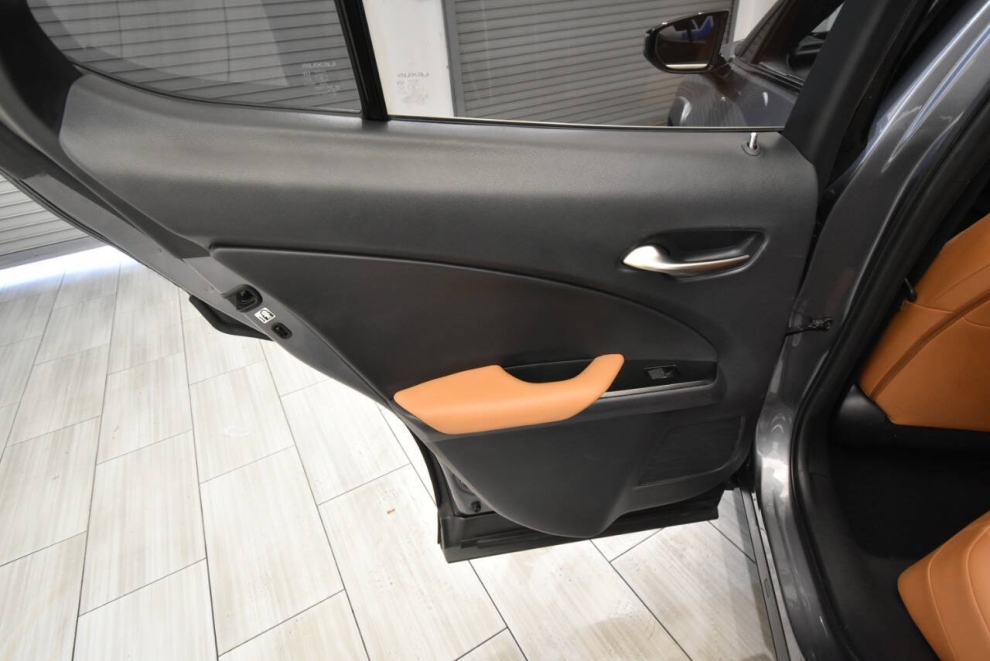 2019 Lexus UX 200, Gray, Mileage: 85,339 - photo 13