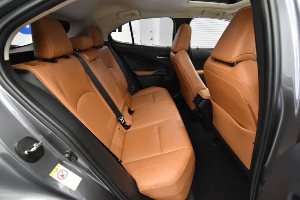 2019 Lexus UX 200, Gray, Mileage: 85,339 - photo 16