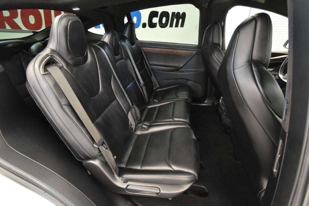 2018 Tesla Model X 100D, Silver, Mileage: 89,939 - photo 15