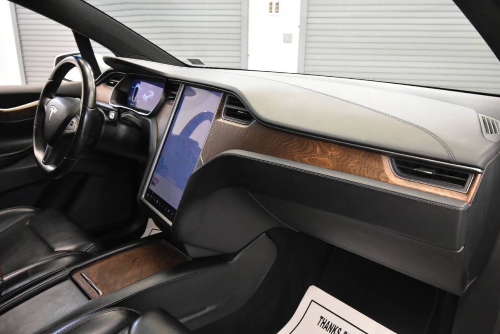 2018 Tesla Model X 100D, Silver, Mileage: 89,939 - photo 18