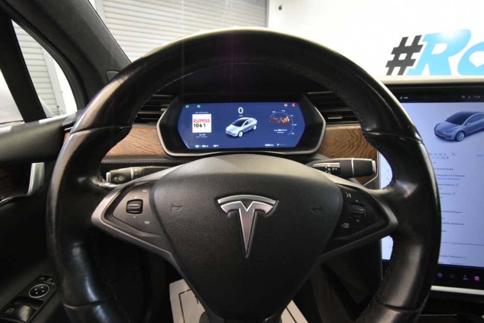 2018 Tesla Model X 100D, Silver, Mileage: 89,939 - photo 26
