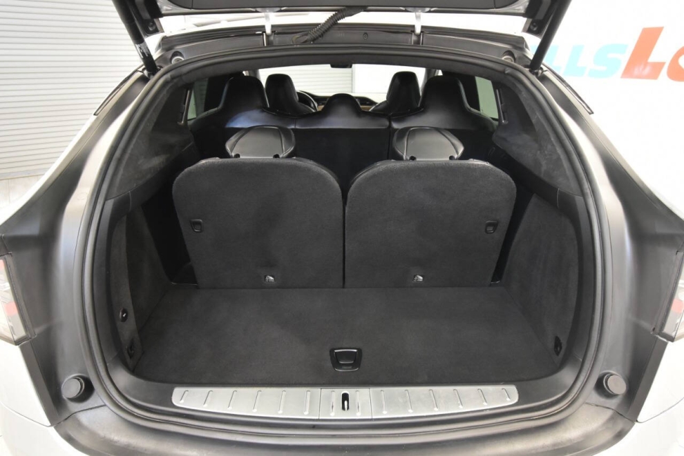 2018 Tesla Model X 100D, Silver, Mileage: 89,939 - photo 32
