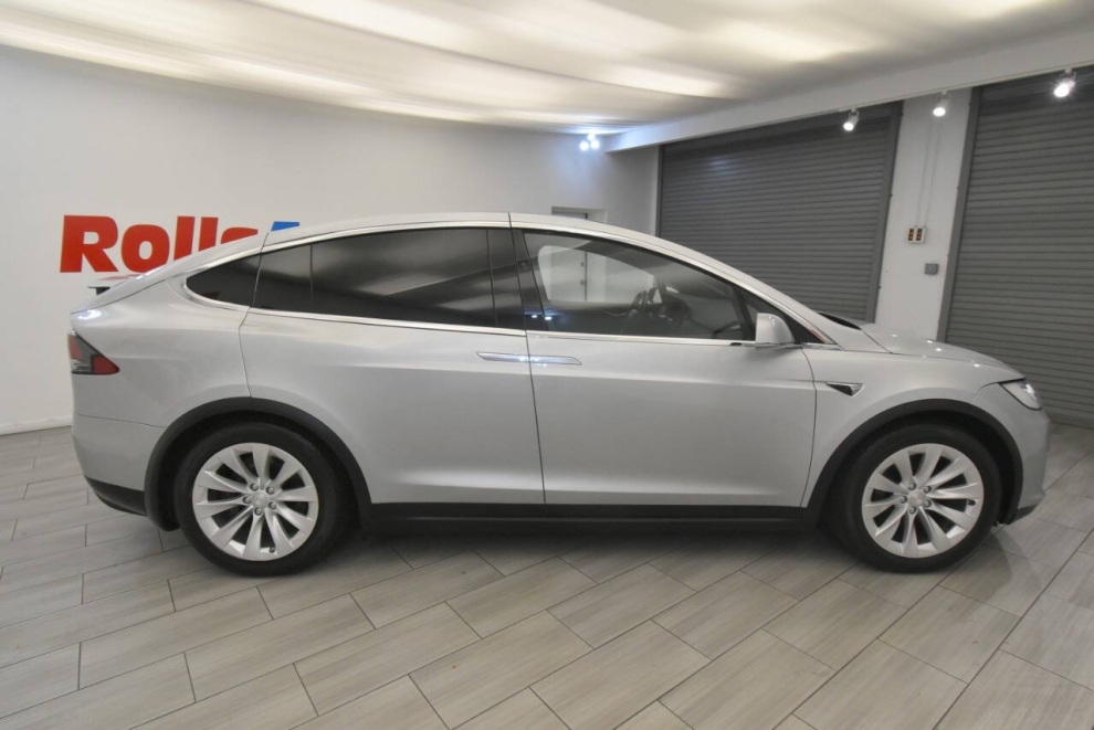 2018 Tesla Model X 100D, Silver, Mileage: 89,939 - photo 5