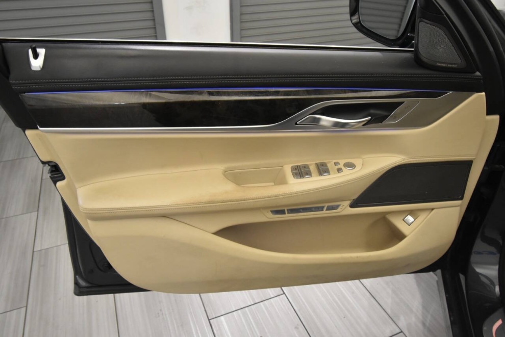 2016 BMW 7 Series 750i xDrive AWD 4dr Sedan, Gray, Mileage: 83,279 - photo 11