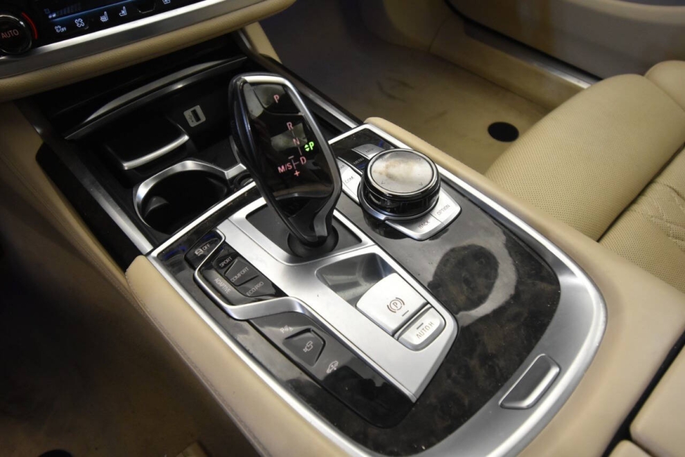 2016 BMW 7 Series 750i xDrive AWD 4dr Sedan, Gray, Mileage: 83,279 - photo 21