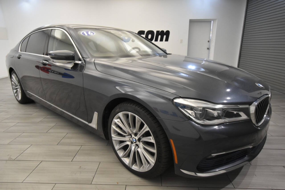 2016 BMW 7 Series 750i xDrive AWD 4dr Sedan, Gray, Mileage: 83,279 - photo 6