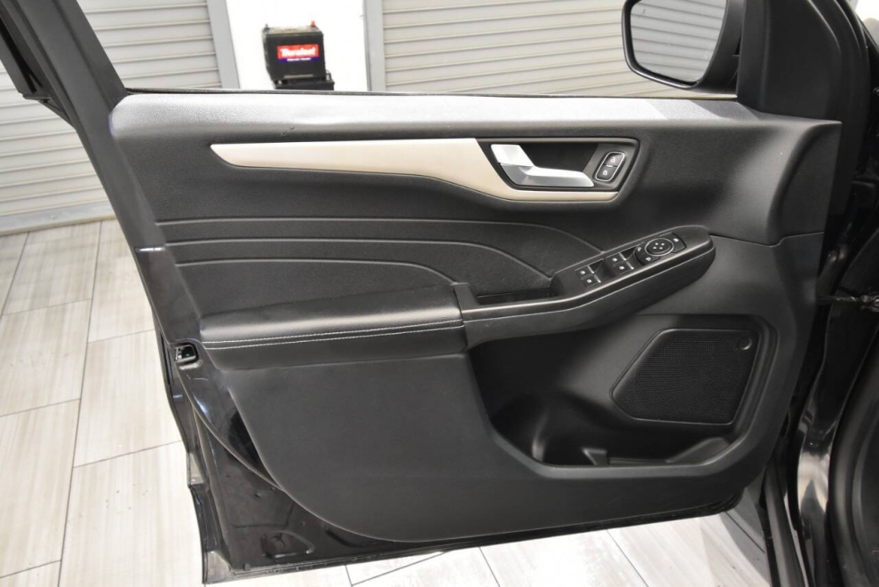 2022 Ford Escape SEL AWD 4dr SUV, Black, Mileage: 89,875 - photo 11