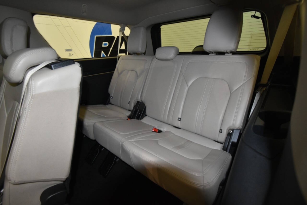2022 Ford Expedition MAX Limited 4x4 4dr SUV, Black, Mileage: 80,670 - photo 15
