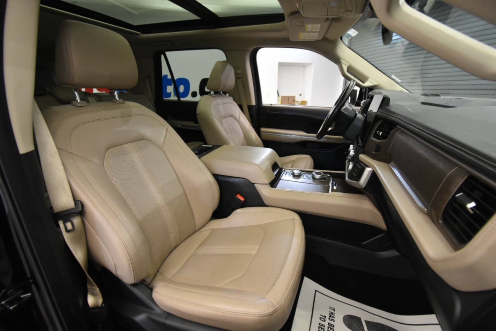 2022 Ford Expedition MAX Limited 4x4 4dr SUV, Black, Mileage: 80,670 - photo 17