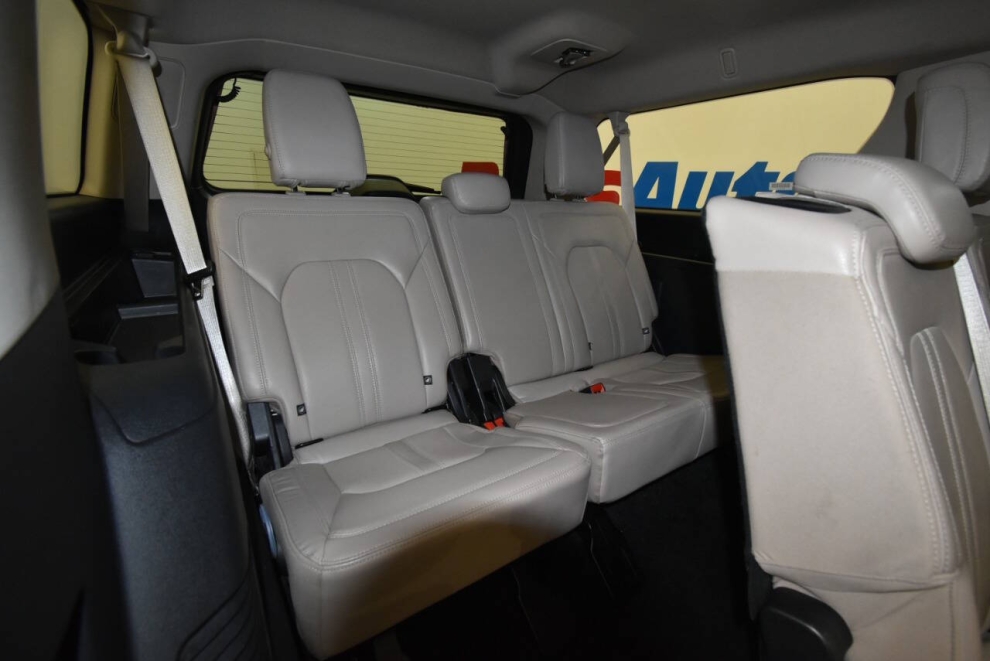 2022 Ford Expedition MAX Limited 4x4 4dr SUV, Black, Mileage: 80,670 - photo 19