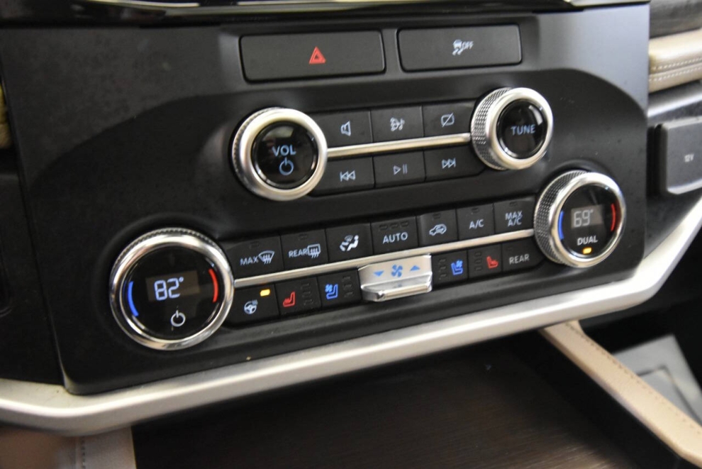 2022 Ford Expedition MAX Limited 4x4 4dr SUV, Black, Mileage: 80,670 - photo 24