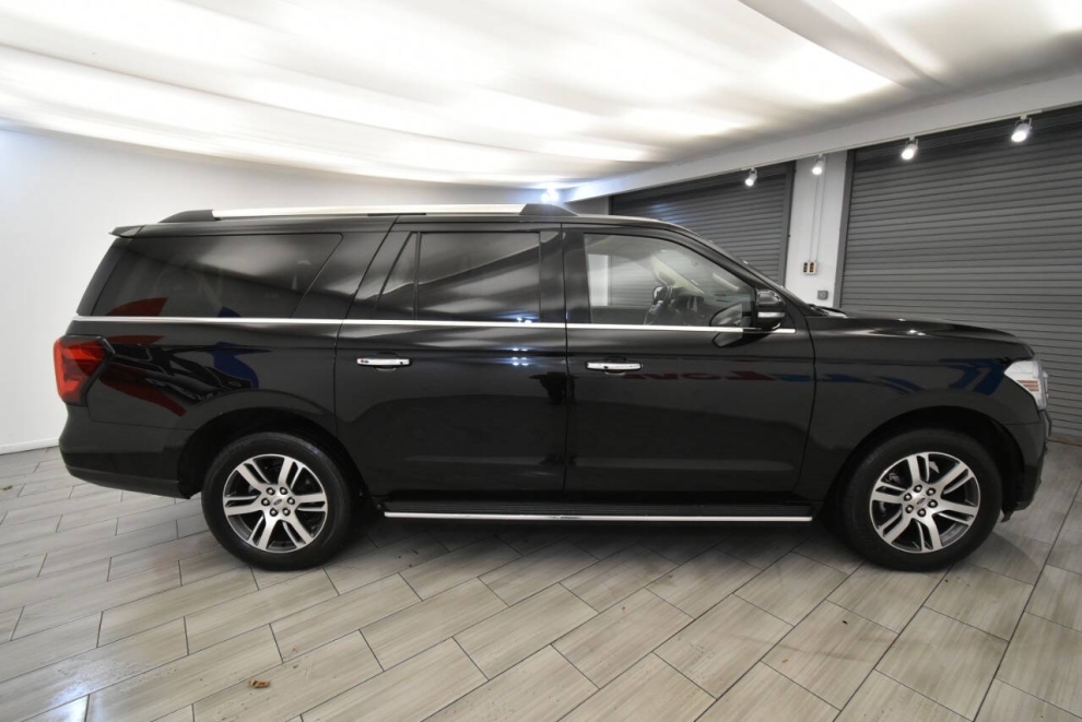 2022 Ford Expedition MAX Limited 4x4 4dr SUV, Black, Mileage: 80,670 - photo 5