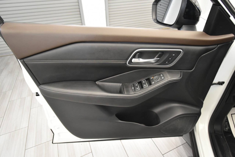 2022 Nissan Rogue Platinum AWD 4dr Crossover, White, Mileage: 73,143 - photo 11