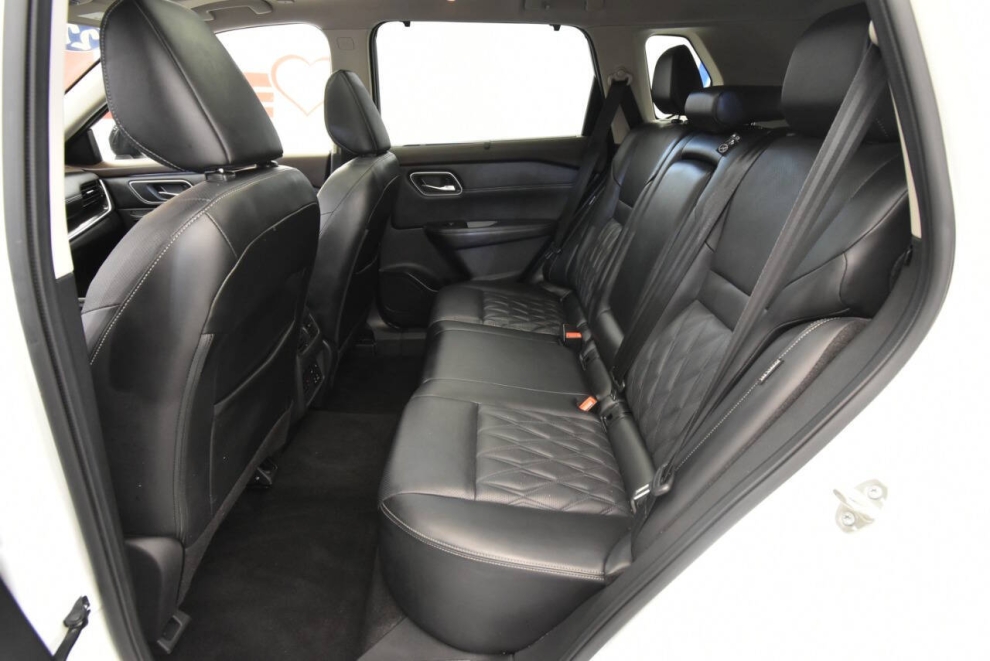 2022 Nissan Rogue Platinum AWD 4dr Crossover, White, Mileage: 73,143 - photo 12