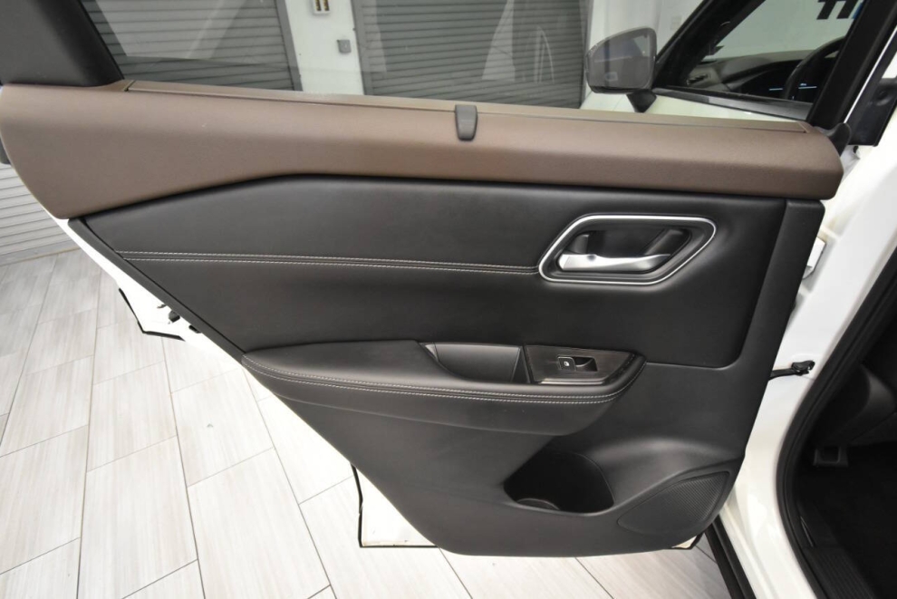 2022 Nissan Rogue Platinum AWD 4dr Crossover, White, Mileage: 73,143 - photo 13