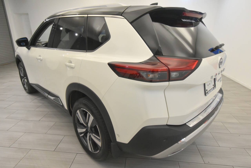 2022 Nissan Rogue Platinum AWD 4dr Crossover, White, Mileage: 73,143 - photo 2