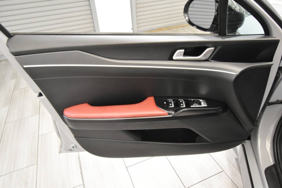 2021 Kia K5 GT Line, Gray, Mileage: 64,531 - photo 11