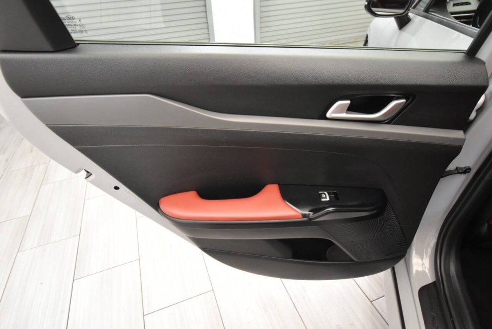 2021 Kia K5 GT Line, Gray, Mileage: 64,531 - photo 13