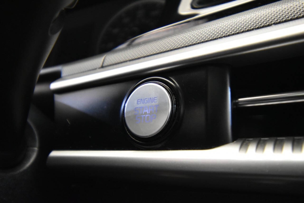 2021 Kia K5 GT Line, Gray, Mileage: 64,531 - photo 19