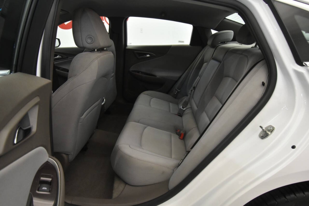 2022 Chevrolet Malibu LT 4dr Sedan, White, Mileage: 64,302 - photo 12