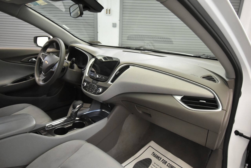 2022 Chevrolet Malibu LT 4dr Sedan, White, Mileage: 64,302 - photo 14