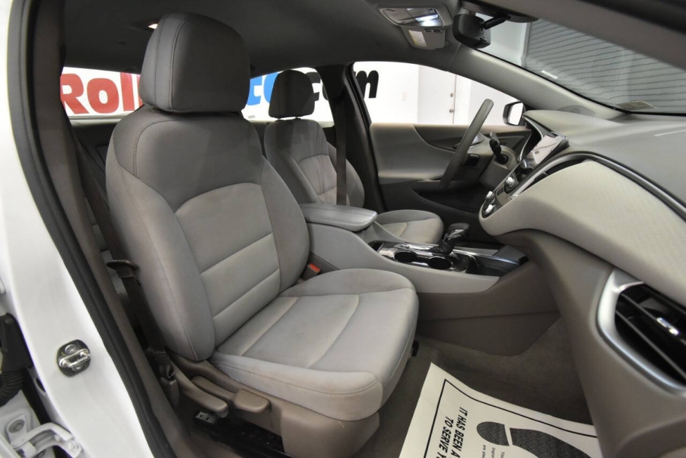 2022 Chevrolet Malibu LT 4dr Sedan, White, Mileage: 64,302 - photo 15