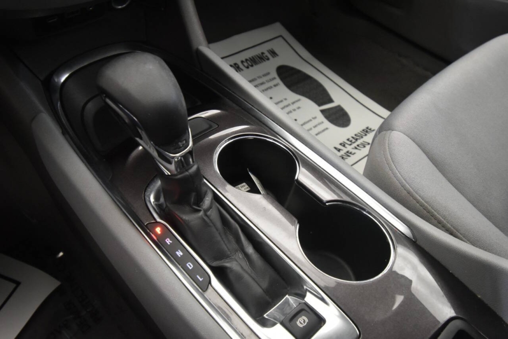 2022 Chevrolet Malibu LT 4dr Sedan, White, Mileage: 64,302 - photo 19