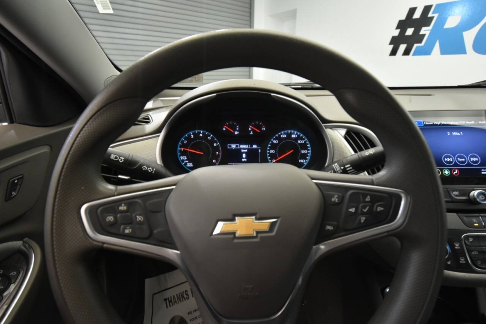 2022 Chevrolet Malibu LT 4dr Sedan, White, Mileage: 64,302 - photo 23
