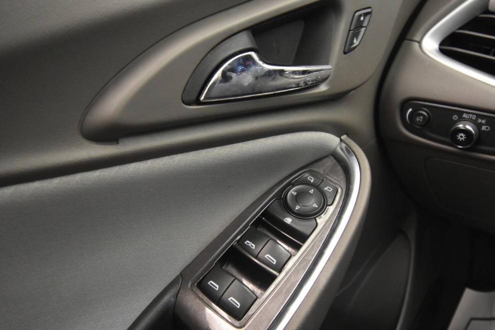 2022 Chevrolet Malibu LT 4dr Sedan, White, Mileage: 64,302 - photo 28