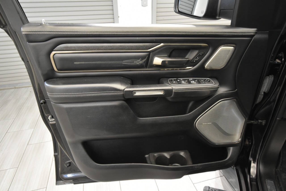 2021 RAM 1500 Limited 4x4 4dr Crew Cab 5.6 ft. SB Pickup, Black, Mileage: 78,595 - photo 11