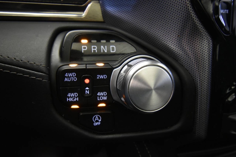 2021 RAM 1500 Limited 4x4 4dr Crew Cab 5.6 ft. SB Pickup, Black, Mileage: 78,595 - photo 20