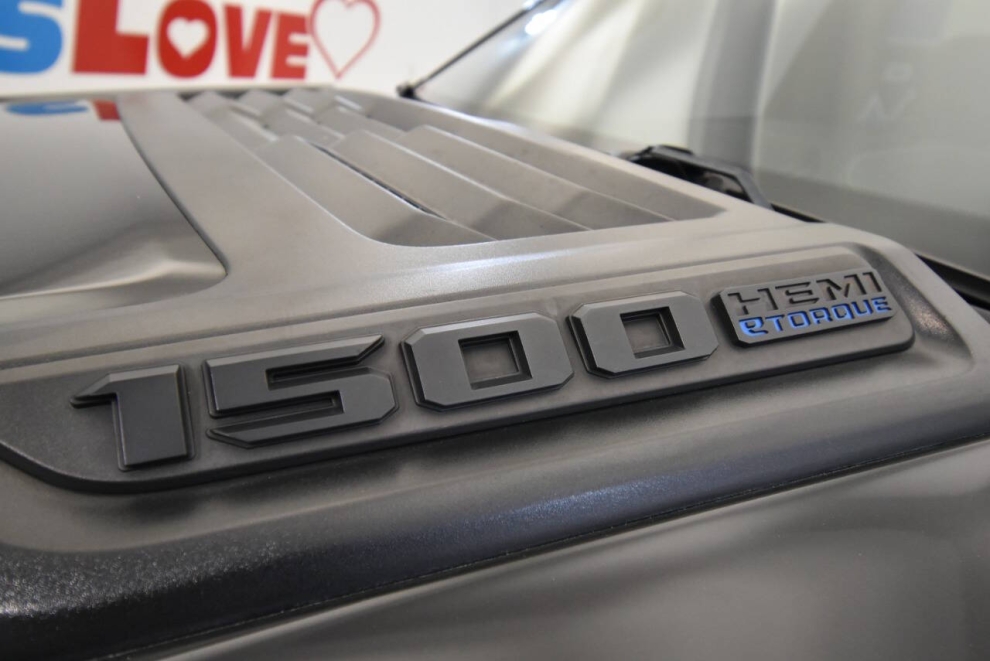 2021 RAM 1500 Limited 4x4 4dr Crew Cab 5.6 ft. SB Pickup, Black, Mileage: 78,595 - photo 35
