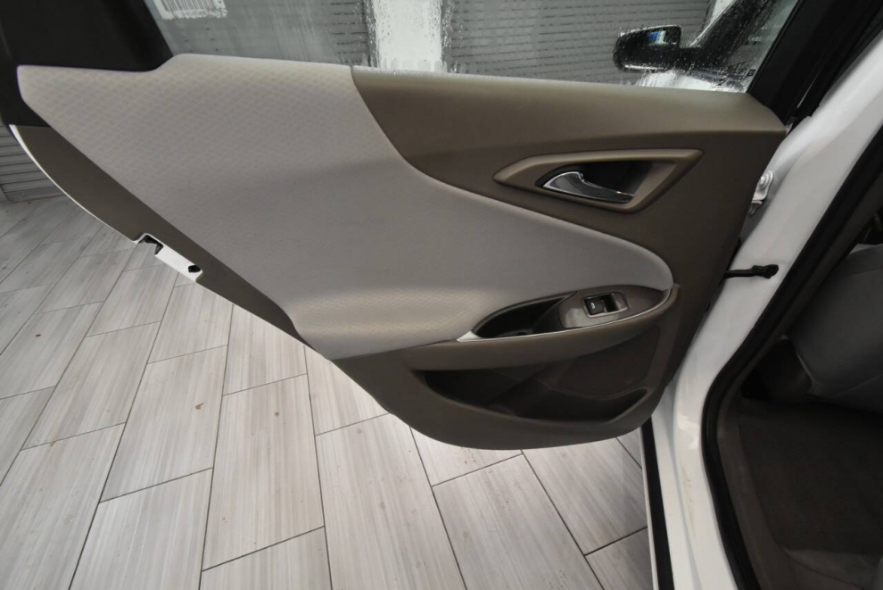 2022 Chevrolet Malibu LT 4dr Sedan, White, Mileage: 100,825 - photo 13