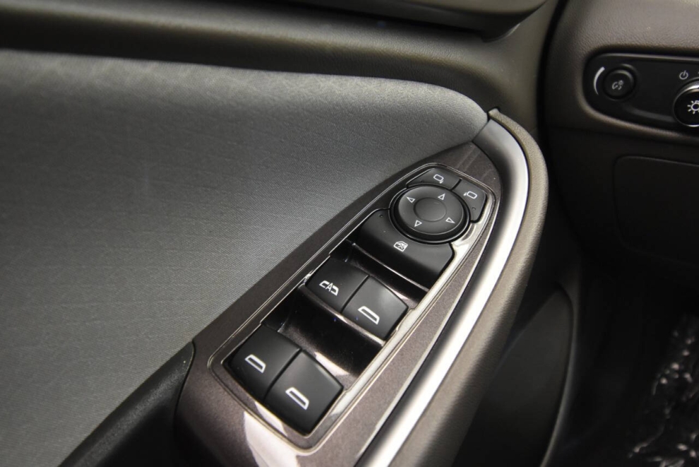 2022 Chevrolet Malibu LT 4dr Sedan, White, Mileage: 100,825 - photo 28